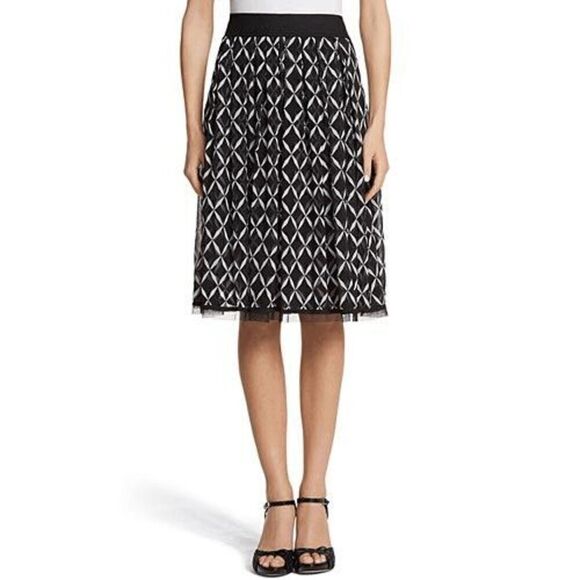 🖤🤍 WHITE HOUSE BLACK MARKET Geo Print Black White Tulle Trim Midi Skirt SIZE 2 - Picture 12 of 13